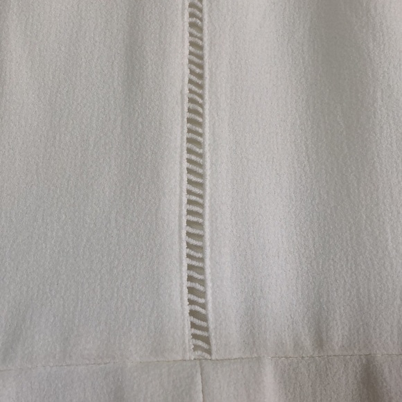 NWT! White Dress with Pockets. Size Medium. - Picture 3 of 7